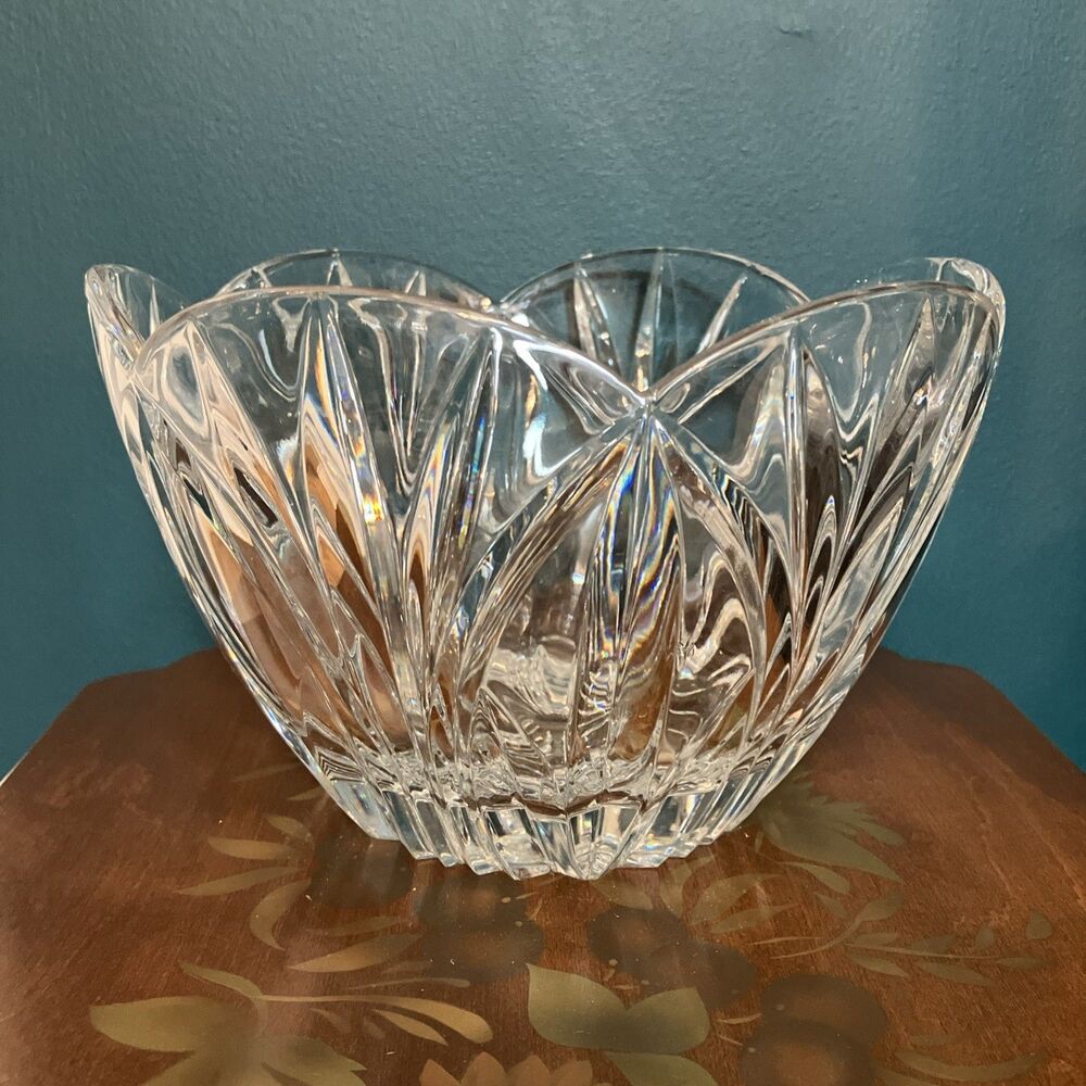 Vintage Beauty Block Crystal 9 In Table Fruit Serving Bowl Scalloped Edge Large
